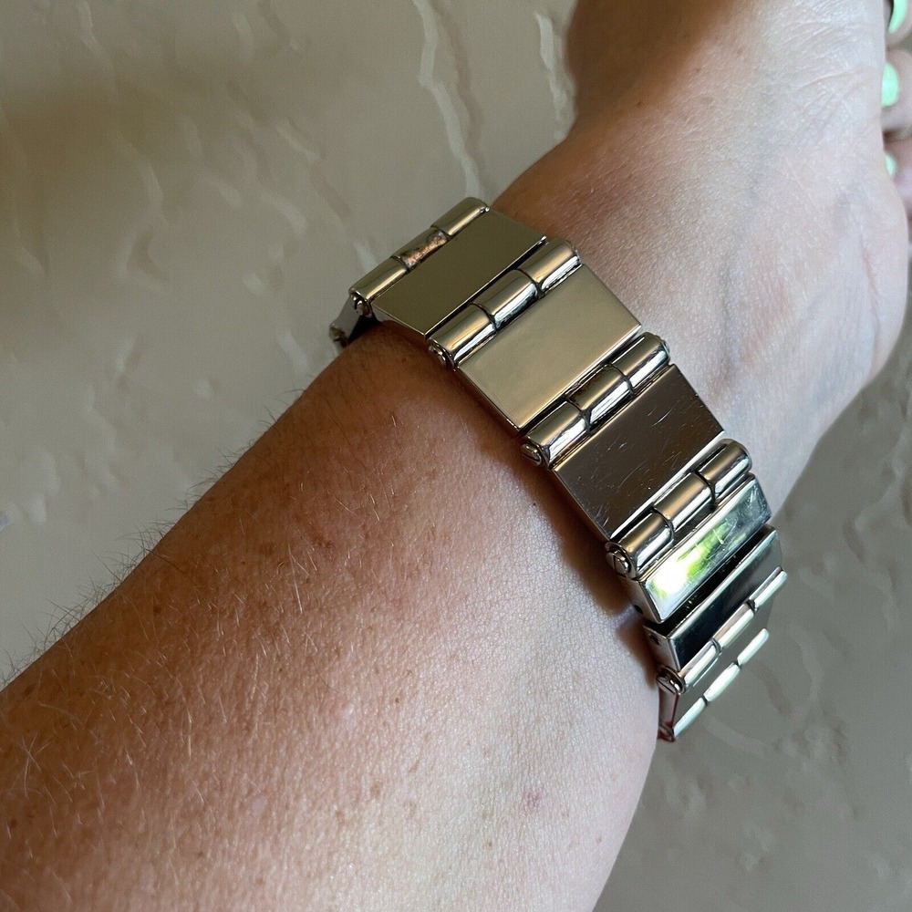 Gucci 600 Series Watch Women Black Dial Swiss Made Square‎ Vintage No Box WORKS - Picture 9 of 13